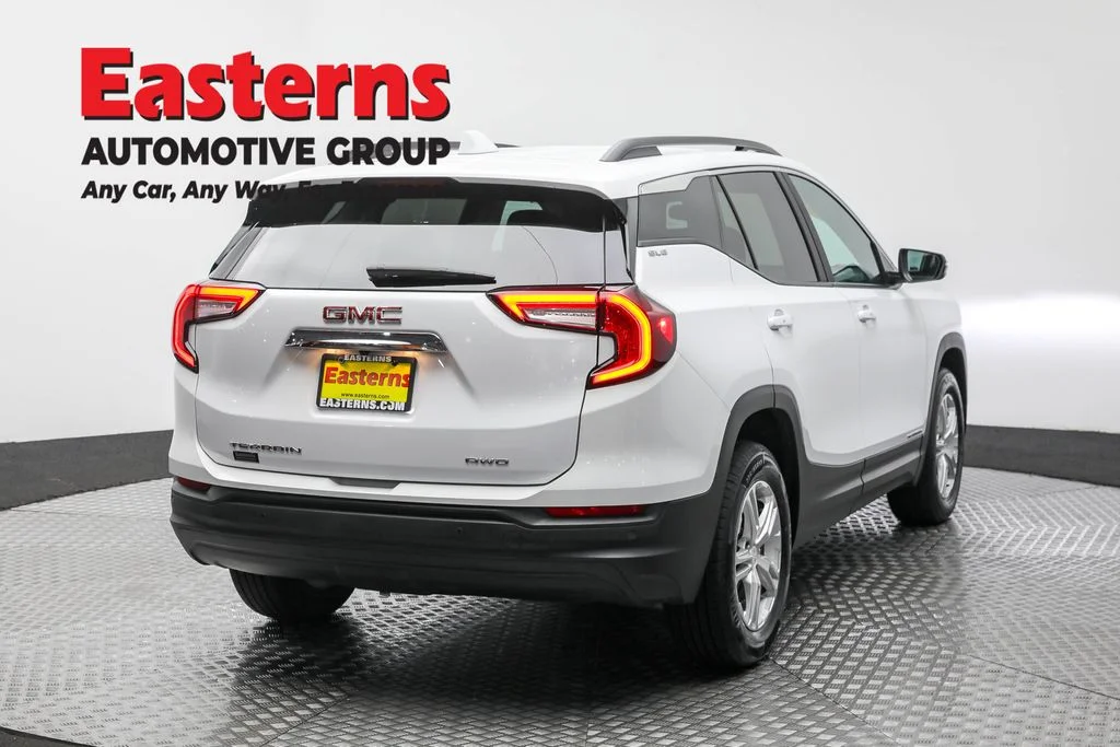 Used 2023 White GMC SLE image 5