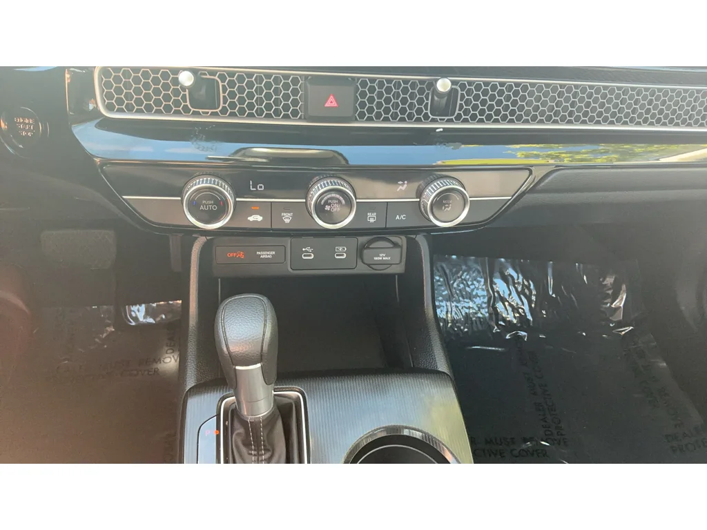 Used 2025 RALLYE RED Honda LX image 15
