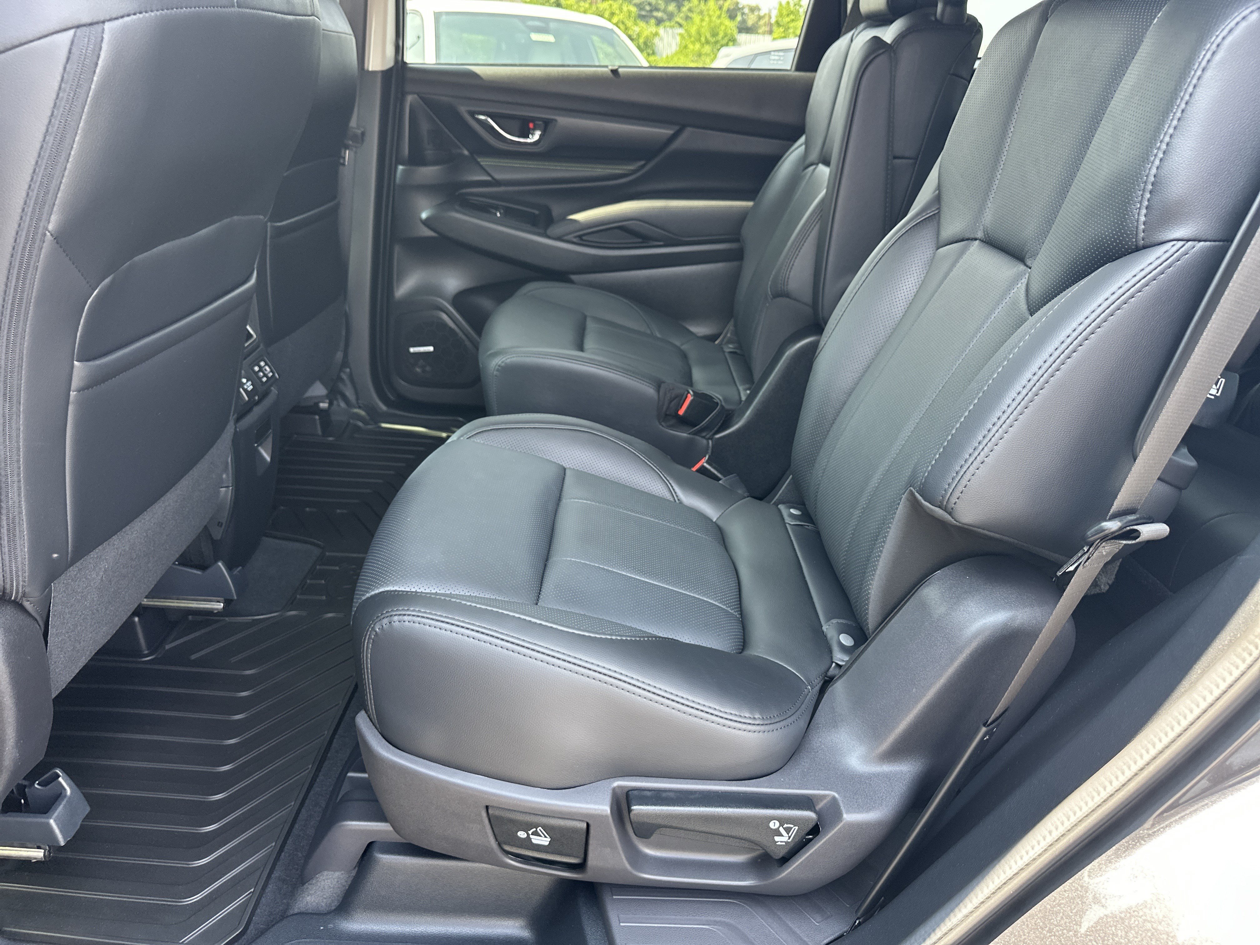 Used 2025 Magnetite Gray Metallic Subaru Onyx Edition Touring image 25