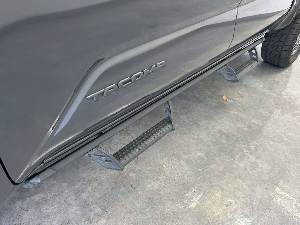 Used 2025  Toyota SR5 image 9
