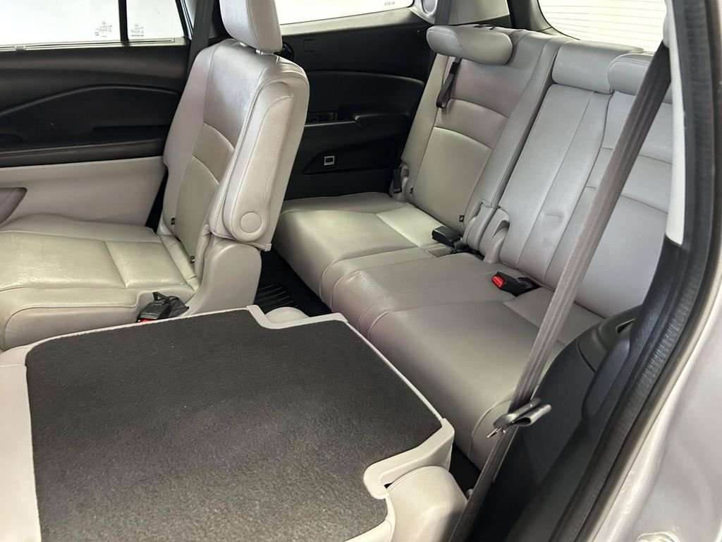 Used 2022 Silver Honda Touring image 17