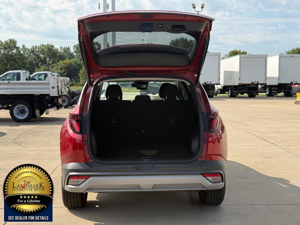 Used 2025 Ultimate Red Hyundai SEL FWD image 18