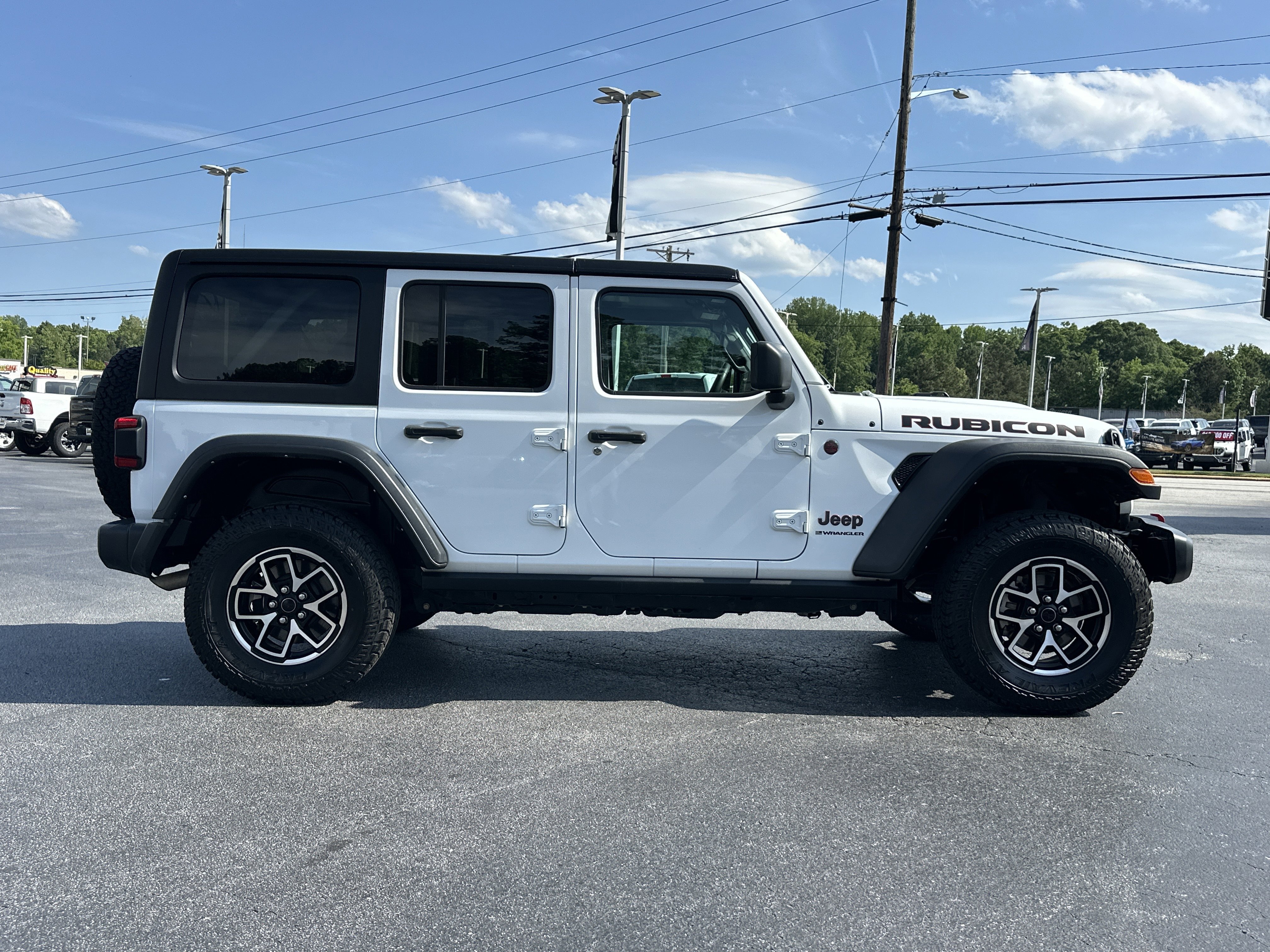 Used 2024 Bright White Clearcoat Jeep Rubicon image 9