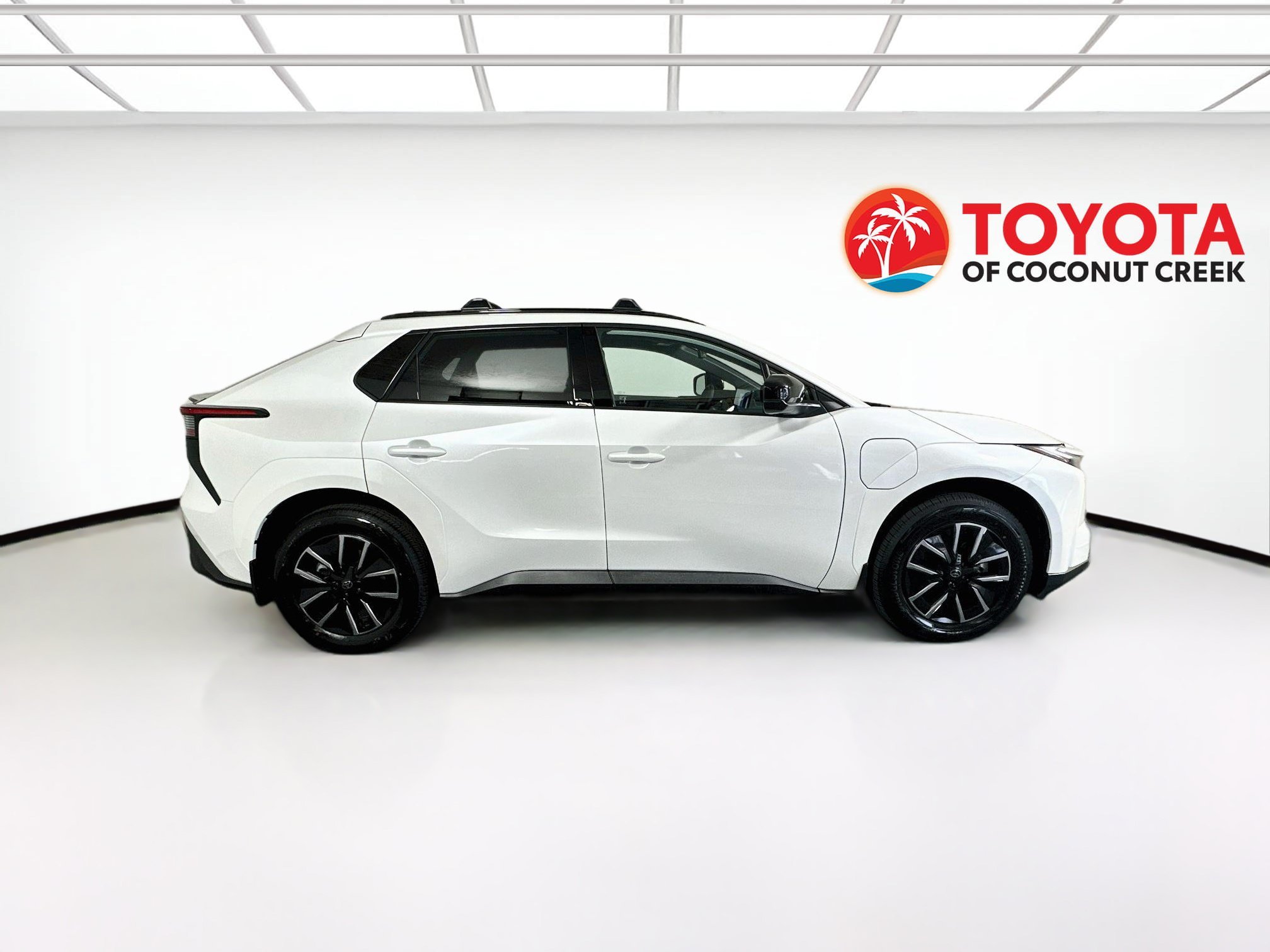 New 2026 Wind Chill Pearl Toyota XLE image 2