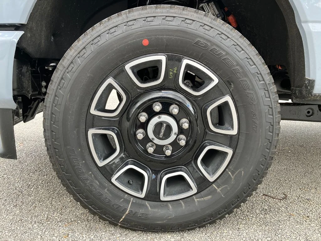New 2026 Gray Ford Platinum image 14