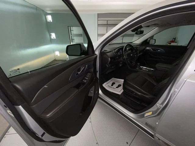 Used 2019 Silver Chevrolet Premier image 11