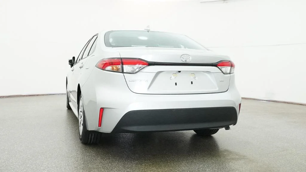 New 2026 Classic Silver Metallic Toyota LE image 2