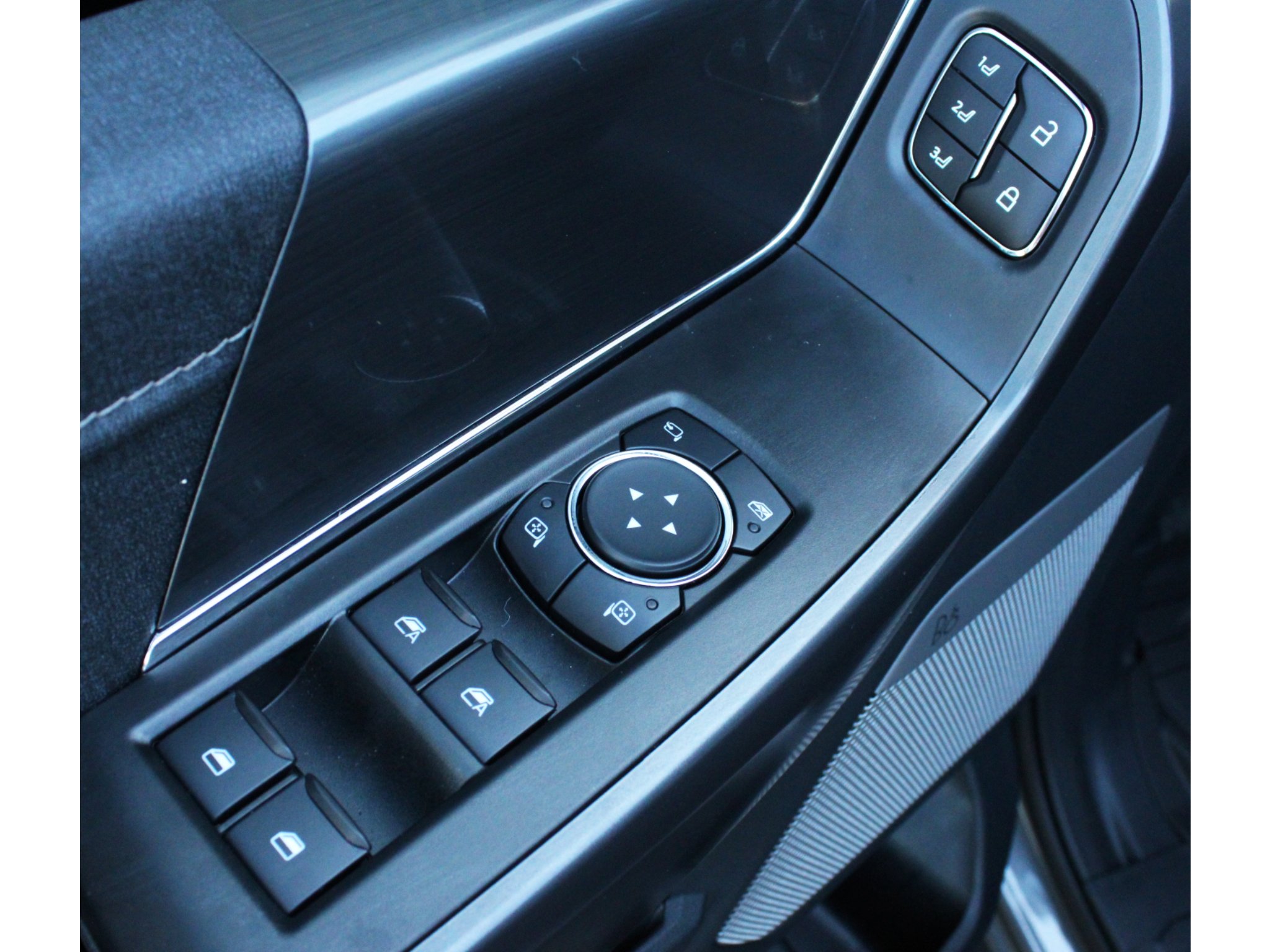 New 2026 Carbonized Gray Metallic Ford LARIAT image 3