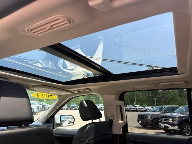 Used 2024 White Ford XLT image 12