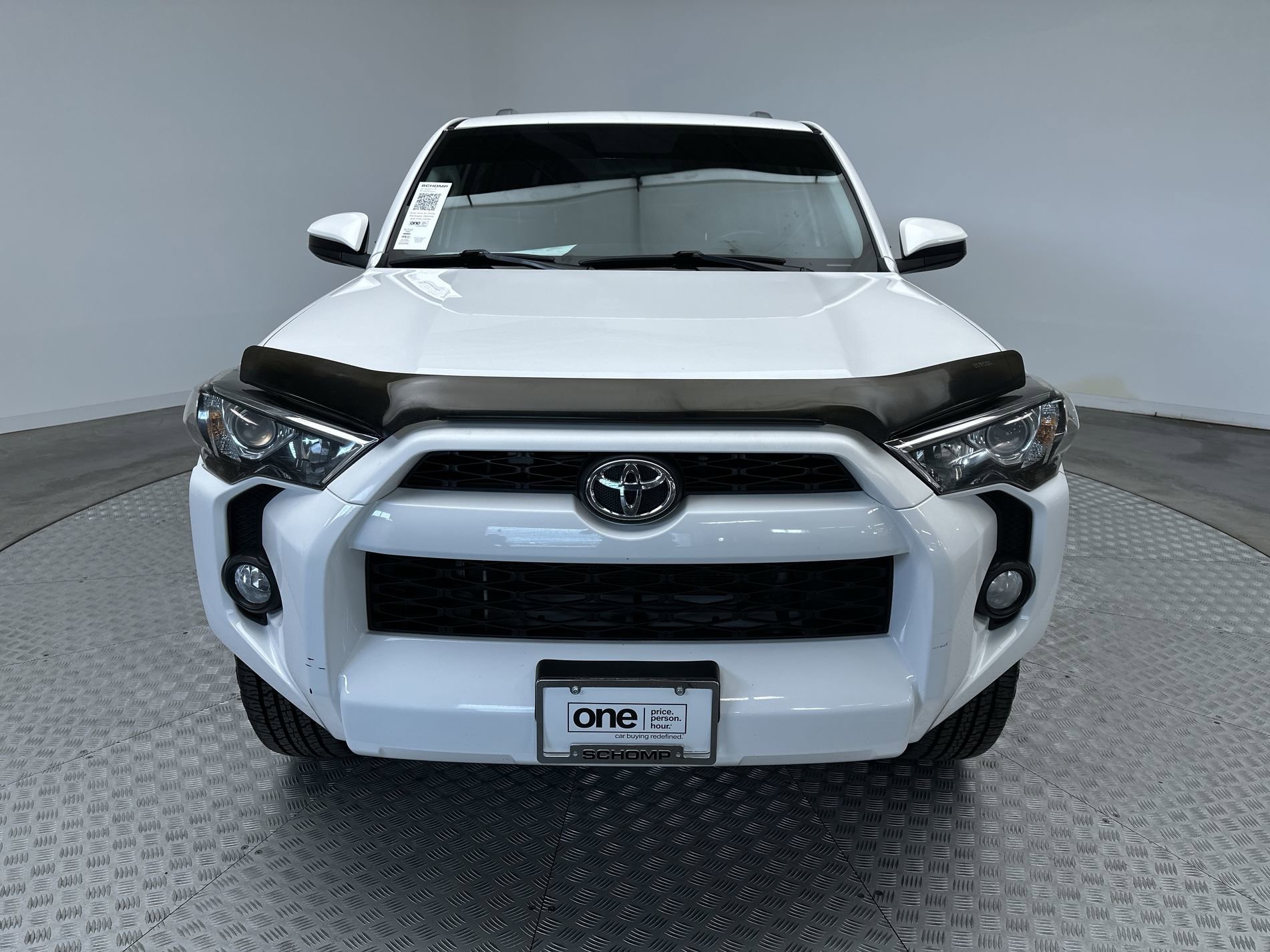 Used 2016 Super White Toyota SR5 image 28