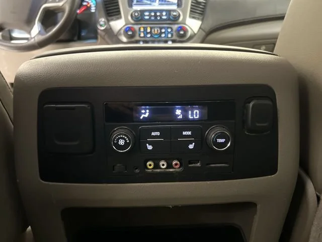 Used 2016 IRIDESCENT PEARL TRICOAT Chevrolet LTZ image 21