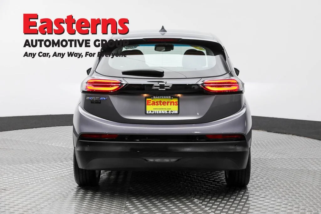 Used 2023 Gray Chevrolet 1LT image 6