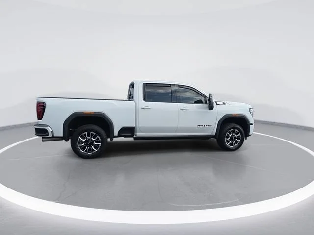 Used 2024 White GMC AT4 image 9