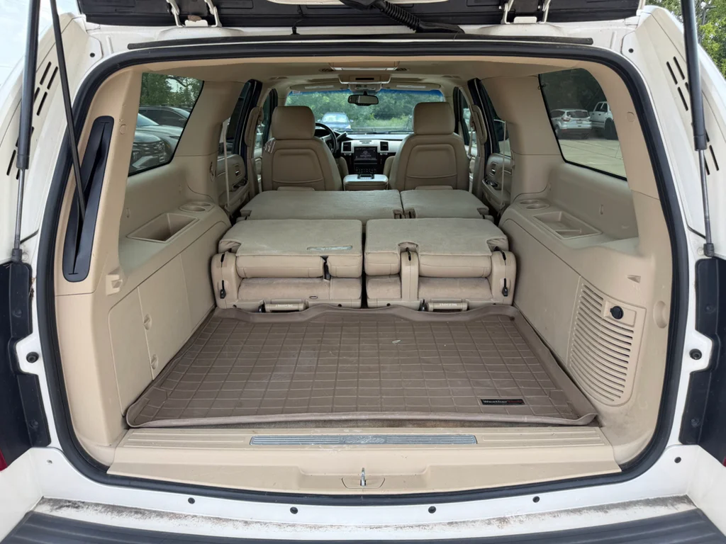Used 2013 White Diamond Tricoat Cadillac Luxury image 34