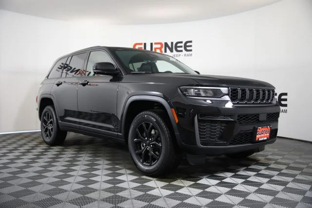 New 2026 Diamond Black Crystal Pearl-Coat Exterior Paint Jeep Altitude image 1