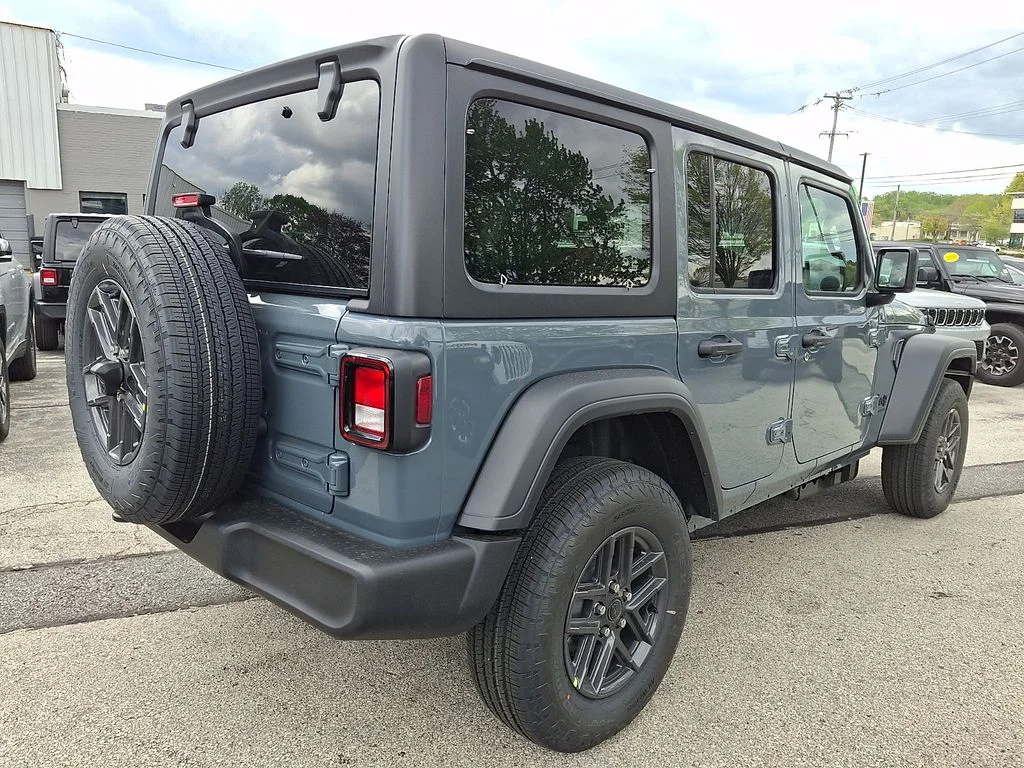 New 2026 Anvil Clear-Coat Exterior Paint Jeep Sport S image 4
