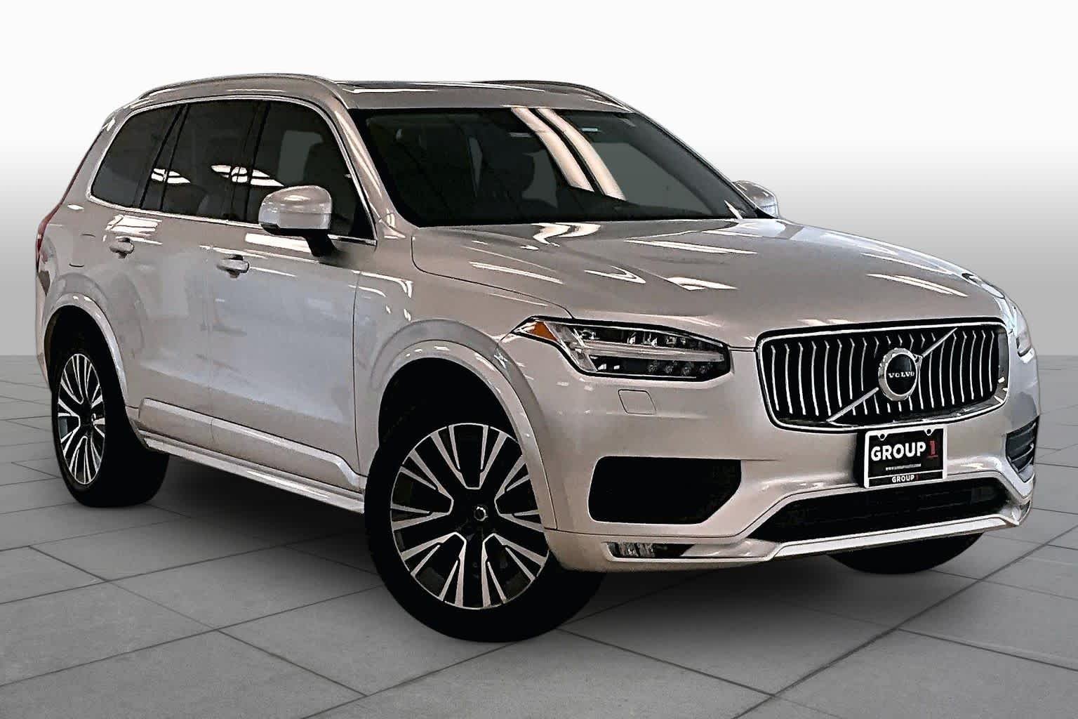 Pre-Owned 2022 Volvo XC90 Momentum
