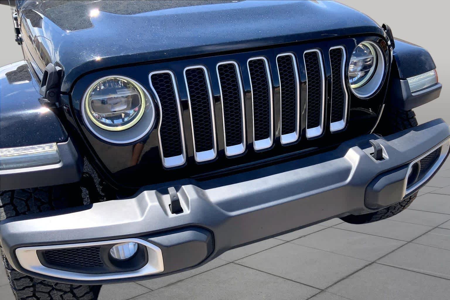 Used 2020 Black Clearcoat Jeep Sahara image 29