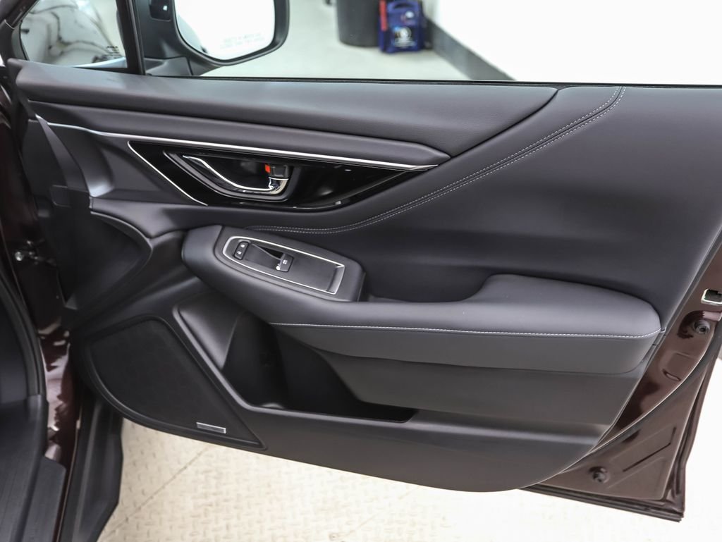 Used 2023  Subaru  image 26