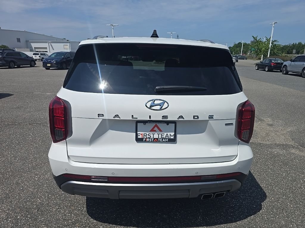 Used 2024 White Hyundai SEL image 6
