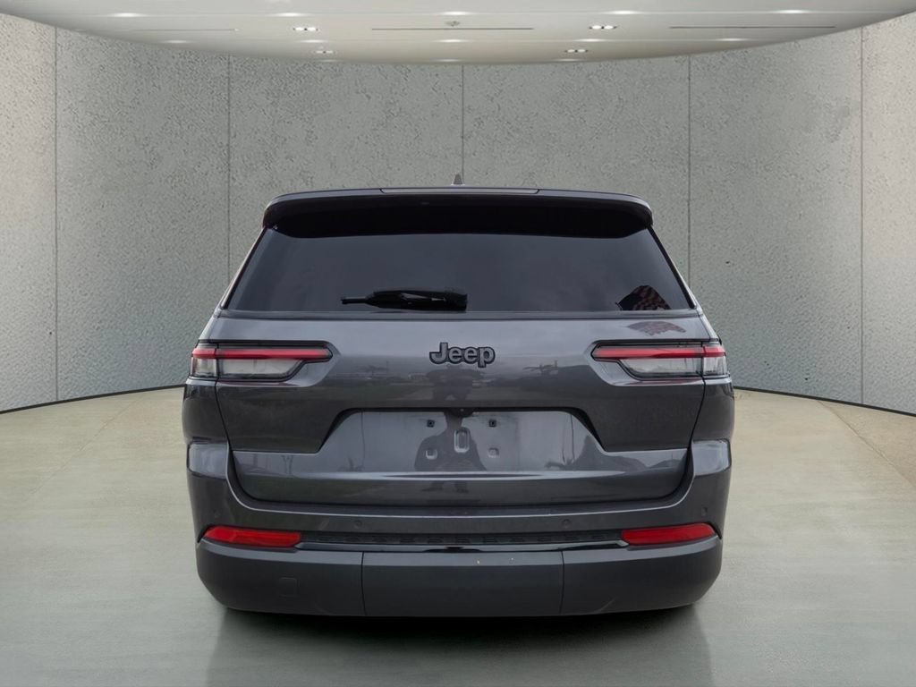 Used 2023 Baltic Gray Metallic Clearcoat Jeep Altitude image 6
