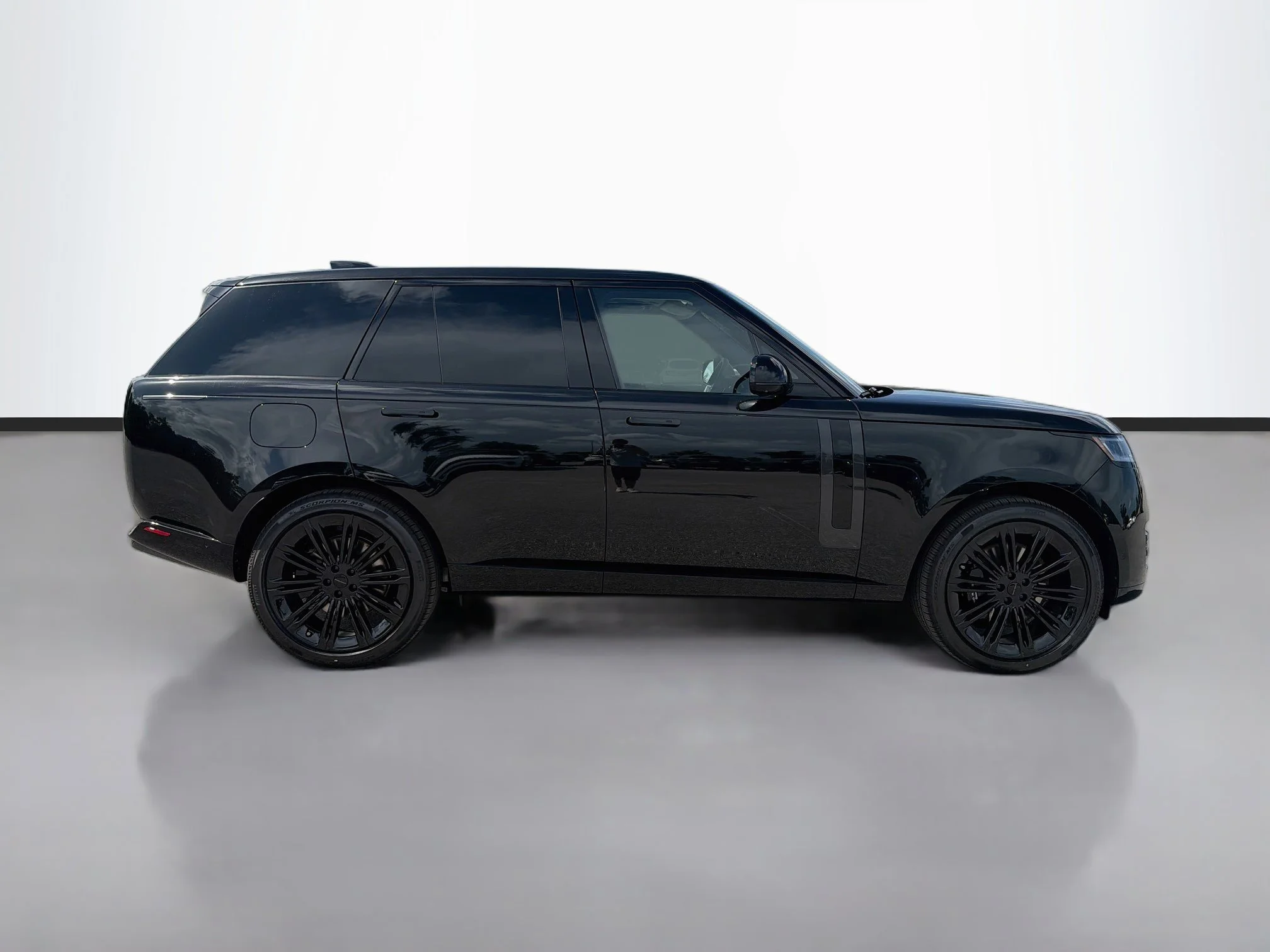 New 2026 Santorini Black Land Rover SE image 6