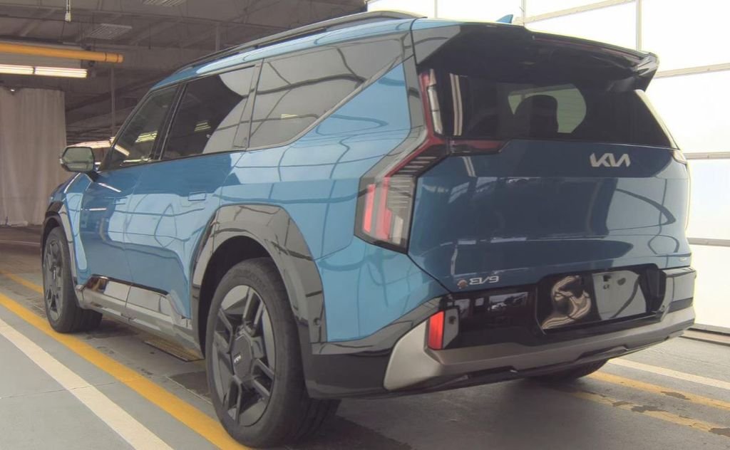 Used 2024 Blue Kia GT-Line image 4