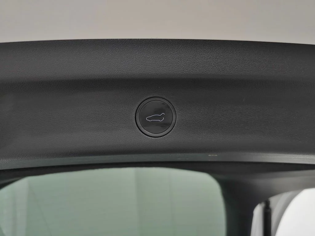 Used 2025 White Tesla Long Range image 6