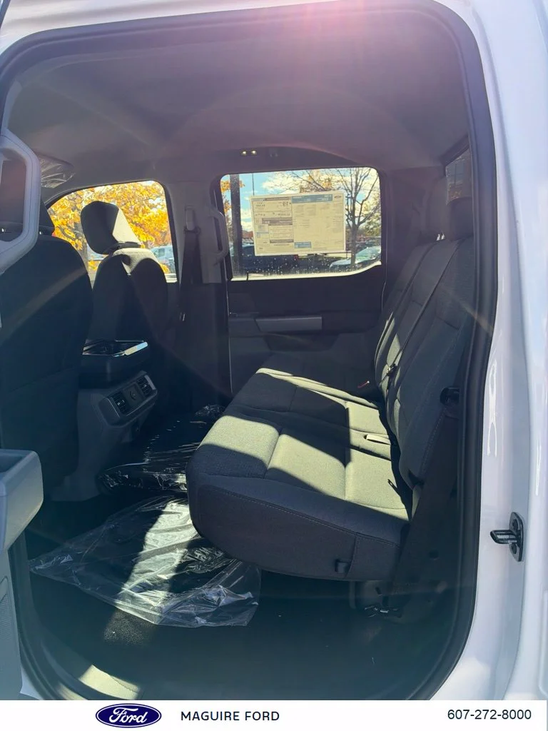 New 2026 Oxford White Ford XLT image 9