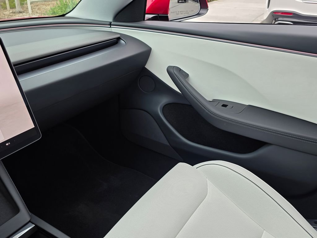 Used 2026  Tesla Performance image 32