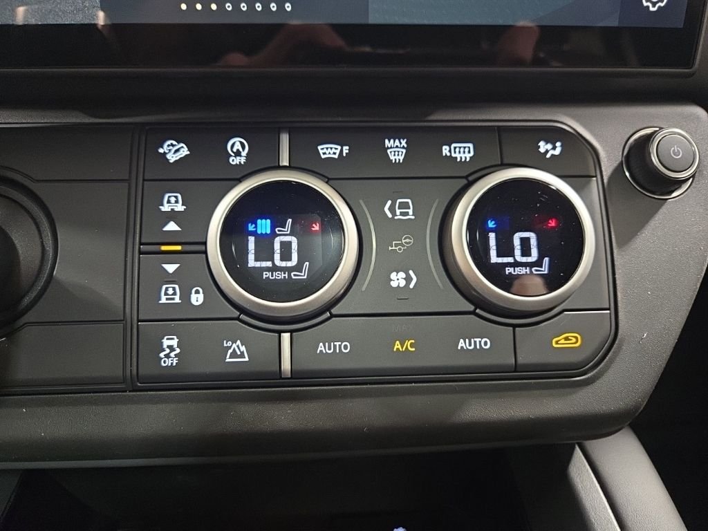 New 2026 Borasco Grey Land Rover X-Dynamic SE image 17