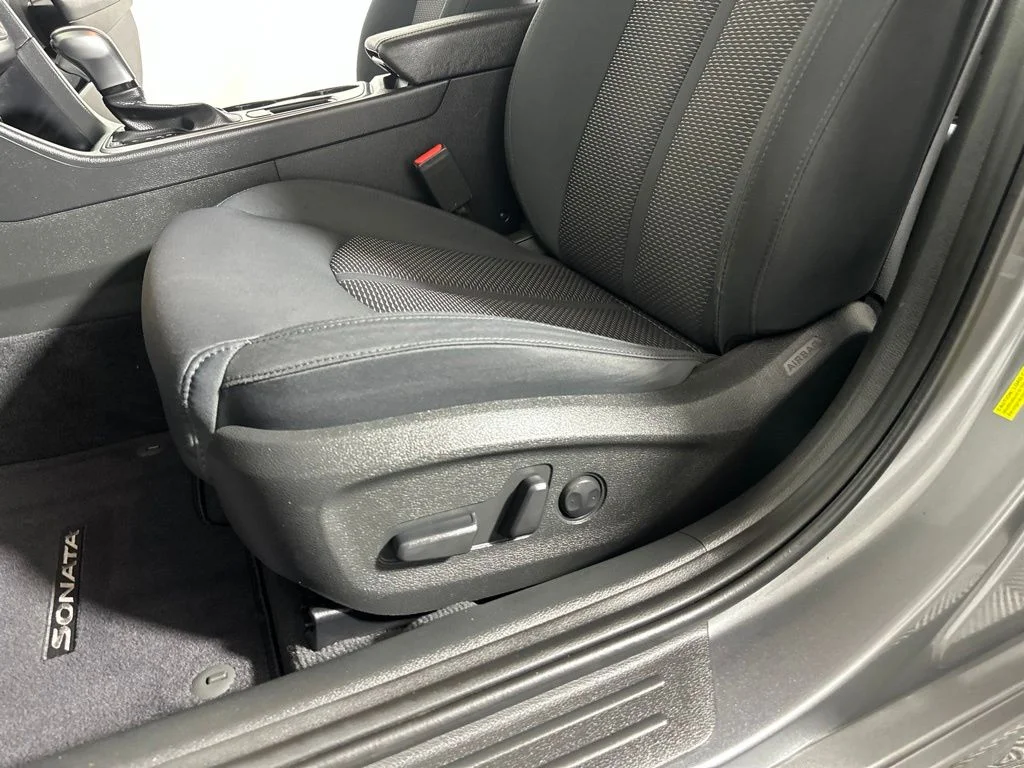 Used 2019 Machine Gray Hyundai SEL image 11