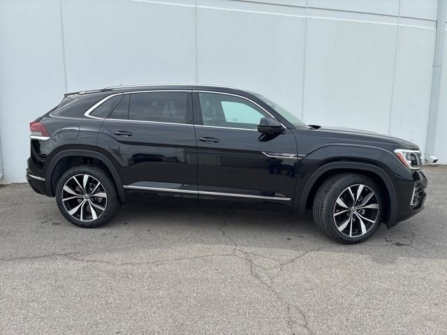 New 2026 Deep Black Volkswagen 2.0T SEL Premium R-Line image 2
