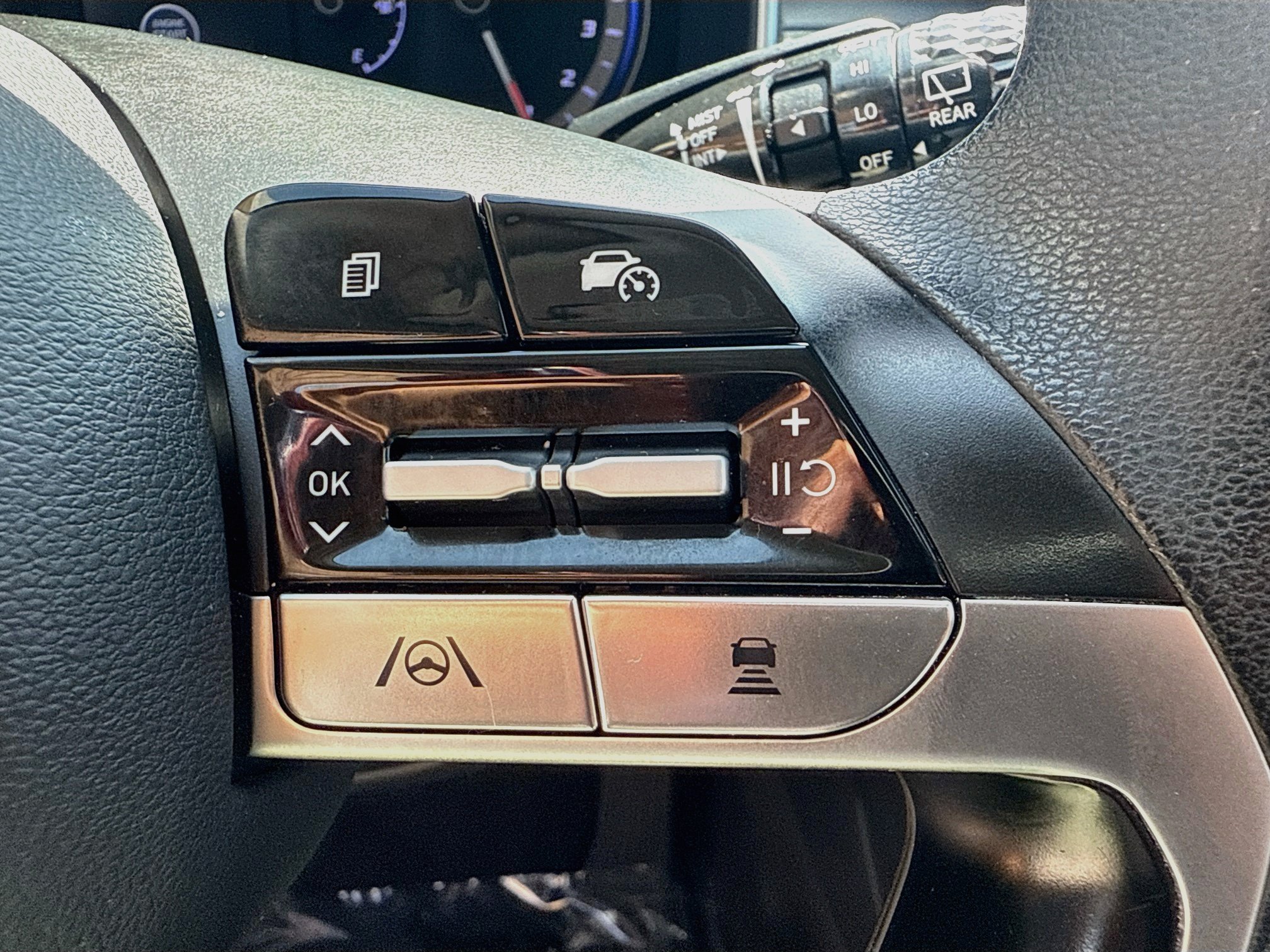 Used 2022 Quartz White Hyundai SEL image 36
