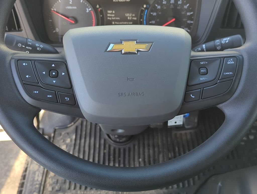 New 2025 Arc White Chevrolet 1WT image 14