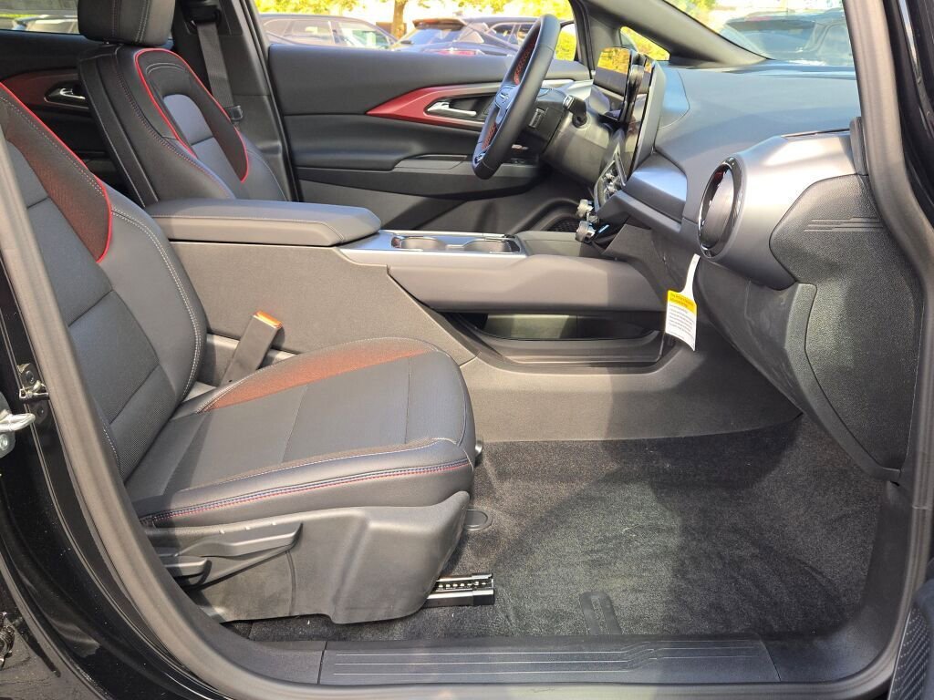 2025 Chevrolet Equinox EV RS - Photo 6