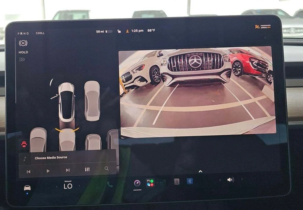 Used 2022 White Tesla Base image 7