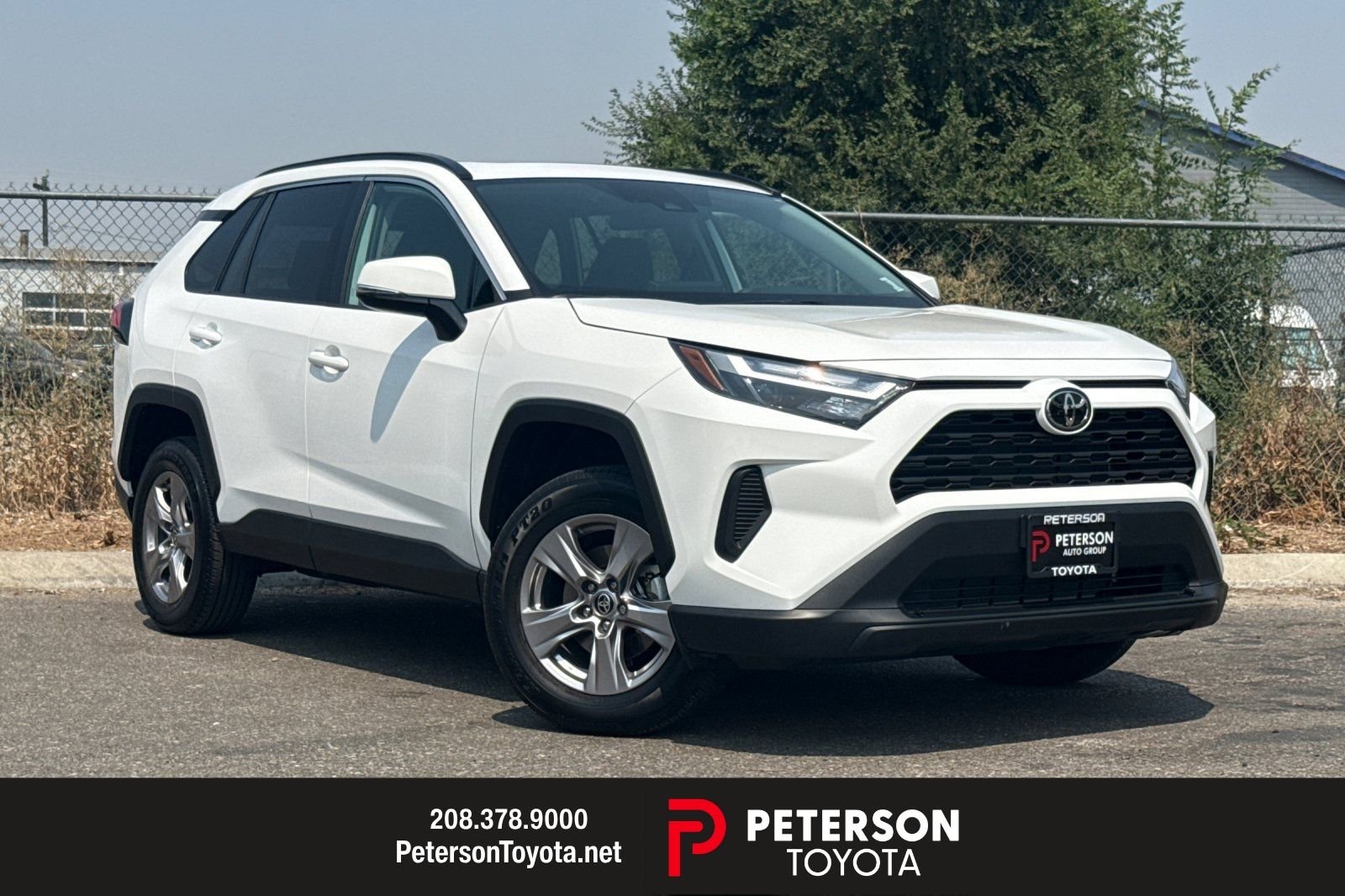 Used 2025 White Toyota XLE image 1