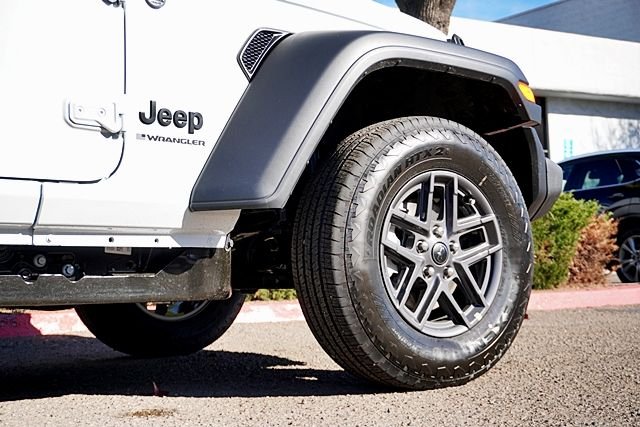 New 2026 Bright White Clear-Coat Exterior Paint Jeep Sport S image 9