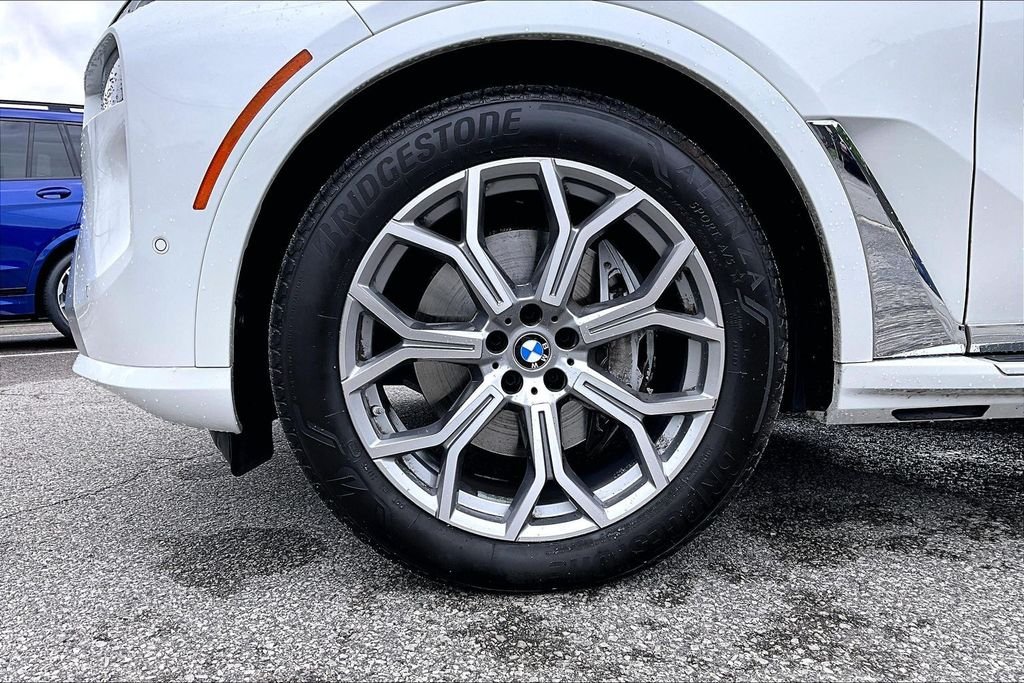 Used 2026 White BMW xDrive40i image 34