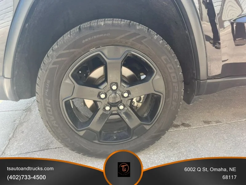 Used 2019 Black Jeep Upland Sport Utility 4D image 13