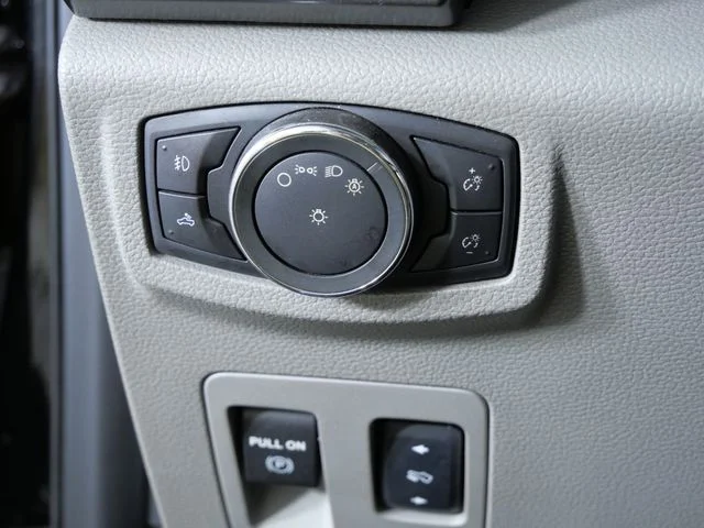 Used 2015 Black Ford XLT image 22