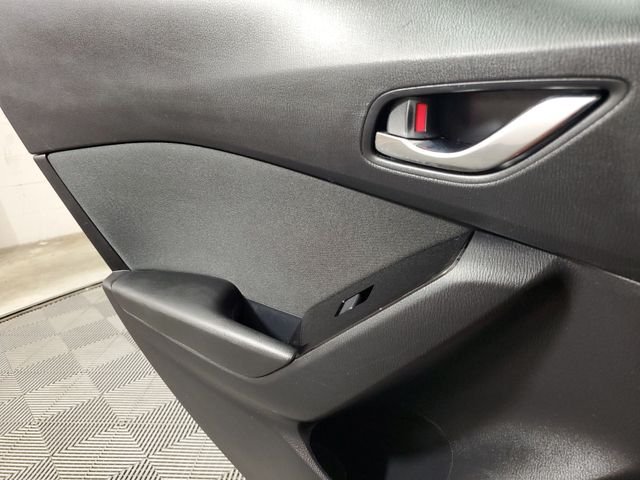 Used 2018 Red Mazda Sport image 17