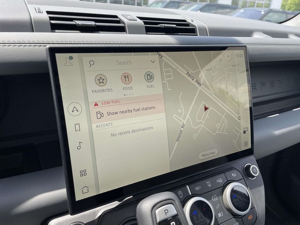 New 2026 Woolstone Green Land Rover S image 28