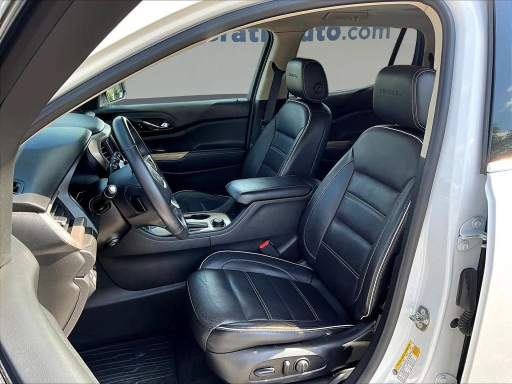 Used 2017 White GMC Denali image 25