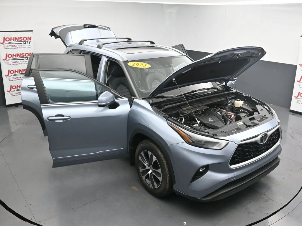Used 2023  Toyota XLE image 43