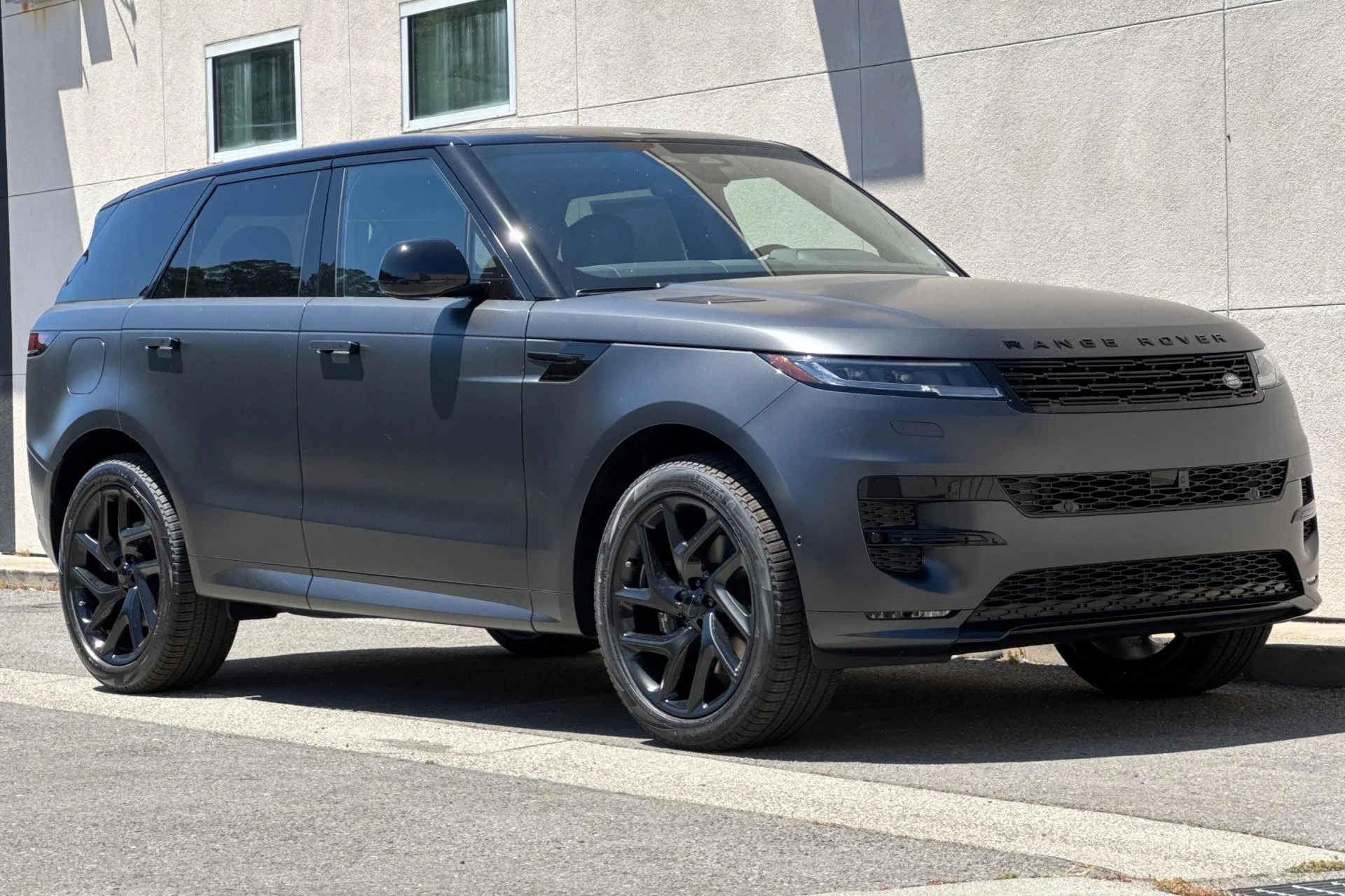 New 2026 Carpathian Grey Land Rover Dynamic SE image 9