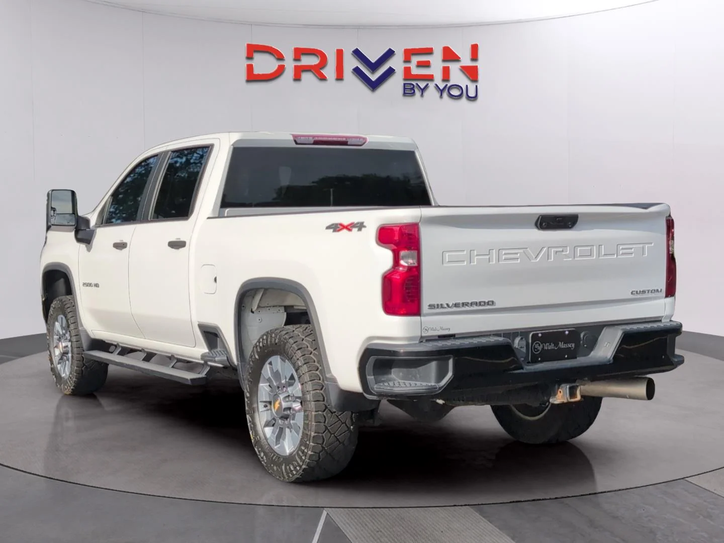 Used 2023 Summit White Chevrolet Custom image 3