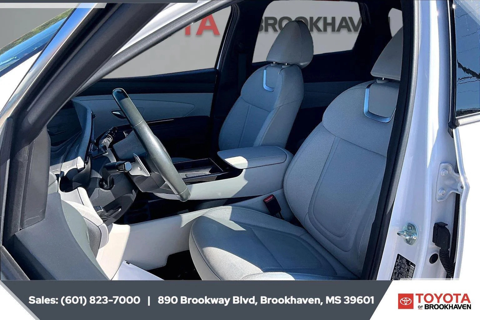 Used 2025 Creamy White Pearl Hyundai Limited image 18
