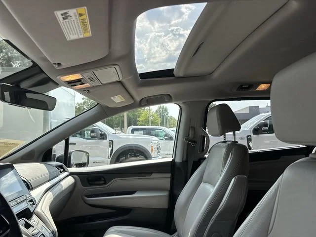 Used 2019 Black Honda EX-L image 22